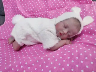 Muñeca realista bebé reborn