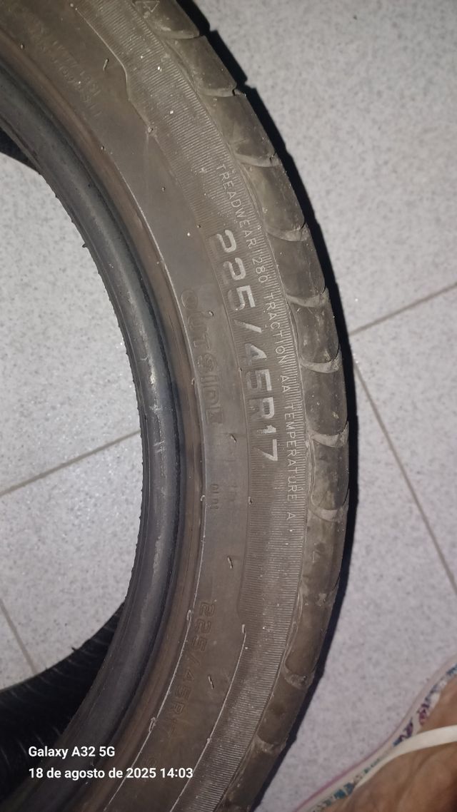Neumático Goldline 225/45/R17 usado
