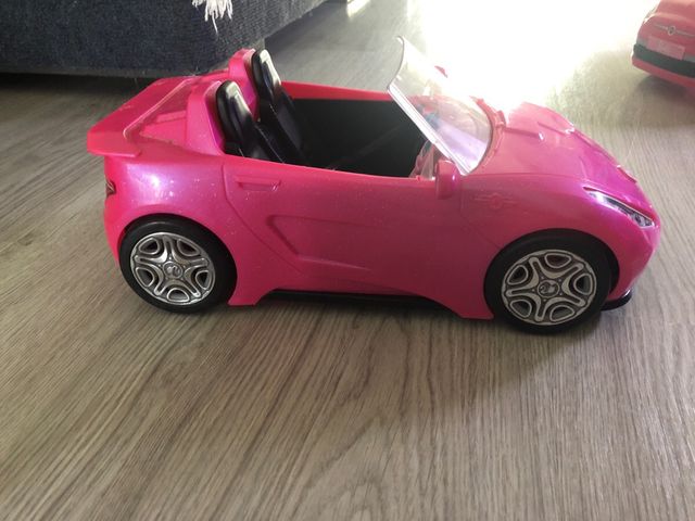 Coche Barbie descapotable rosa