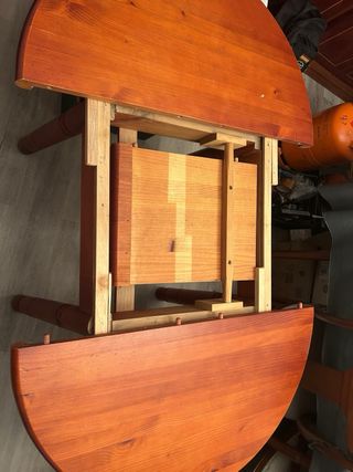 Mesa redonda extendible/4 sillas