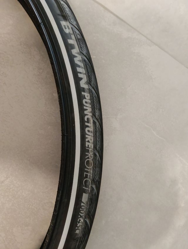 Cubierta bici Btwin 700x45c