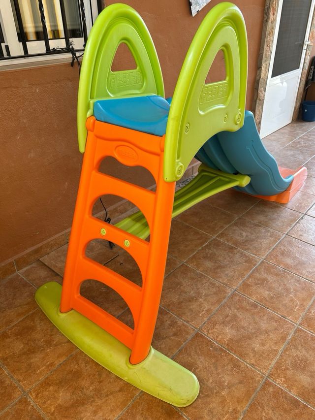 Tobogán infantil Feber Super Mega Slide