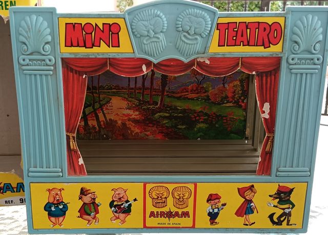 Mini Teatro Airgam antiguo+5 figuras+caja original
