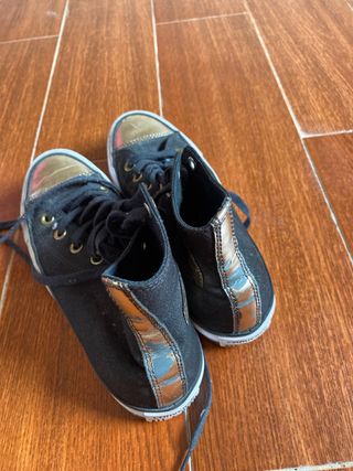Converse negras doradas