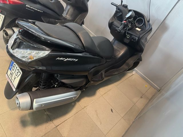 Yamaha Majesty 400 - Scooter