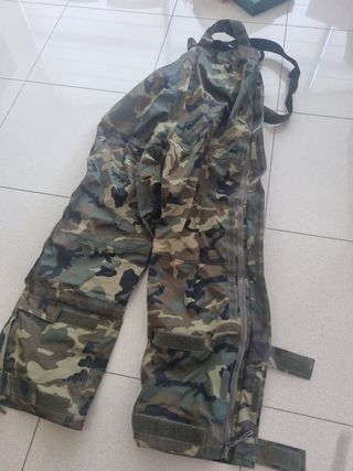 Pantalones militares impermeables
Talla 1 C1,