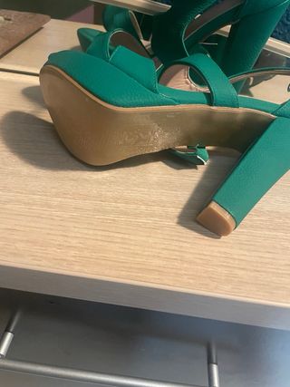 Tacones verdes plataforma