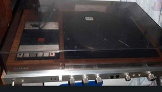 Tocadiscos Sony revisándolo 
podría funcionar 