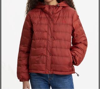 Chaqueta Levis Edie Packable burdeos.