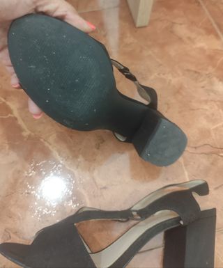 ‼️ PRECIO NO NEGOCIABLE ‼️ 
Zapatos negros tacón