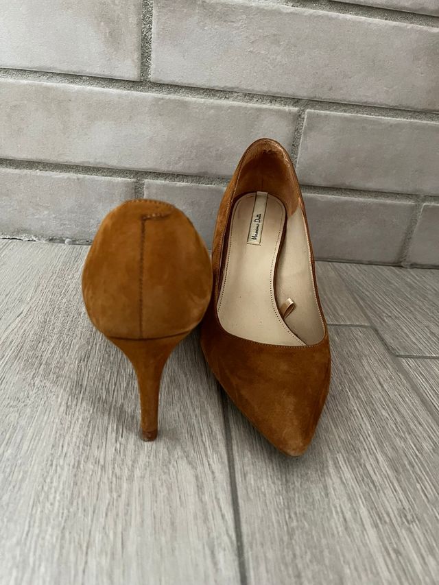 2 USOS.Tacones de ante Massimo Dutti marrón. T.38