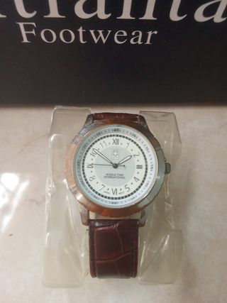 Reloj World Time International marrón