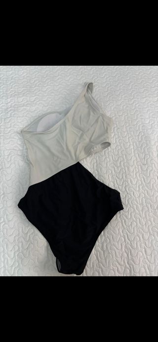 Bañador beige y negro