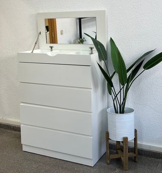 comoda blanca con espejo nueva 