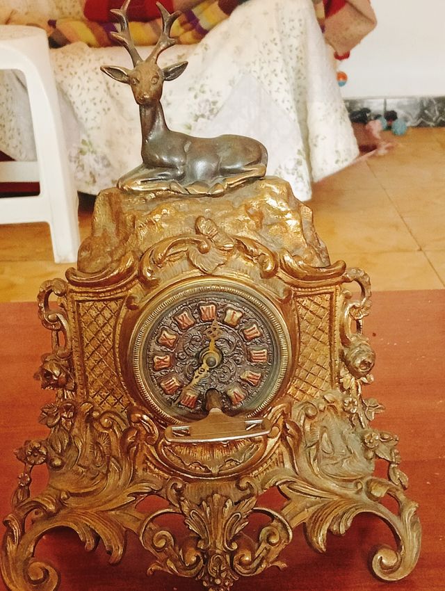 Reloj bronce antiguo 2kg no funciona tiene 115 año