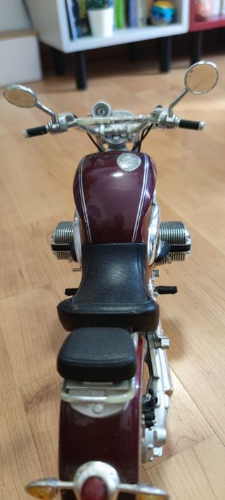 Moto BMW R1200C escala