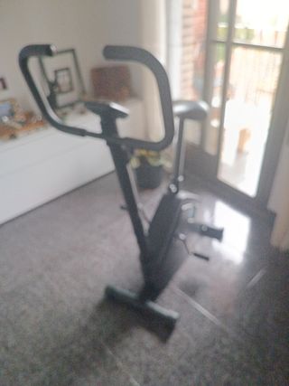 Bicicleta estática ejercicio