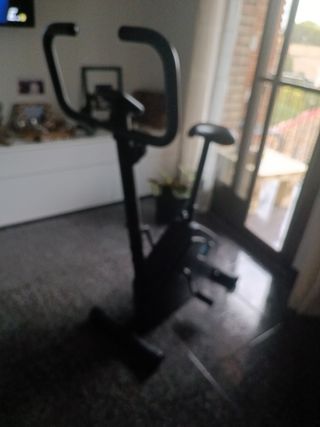 Bicicleta estática ejercicio