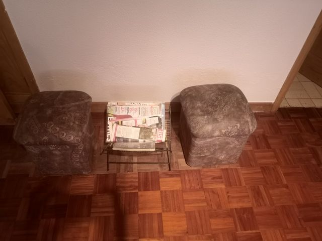 2 Sofás y 2 butacas
