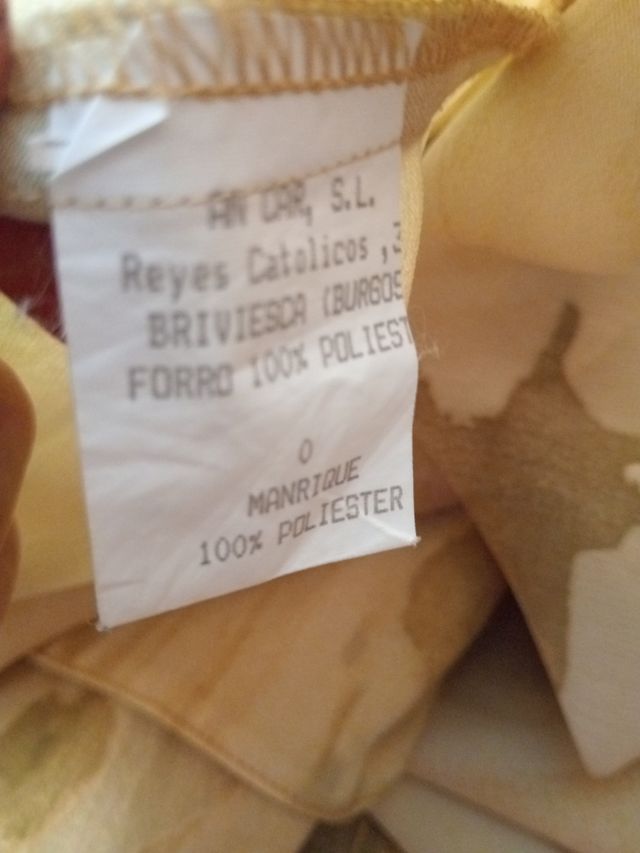 Blusa manga corta de flores y botones de nácar