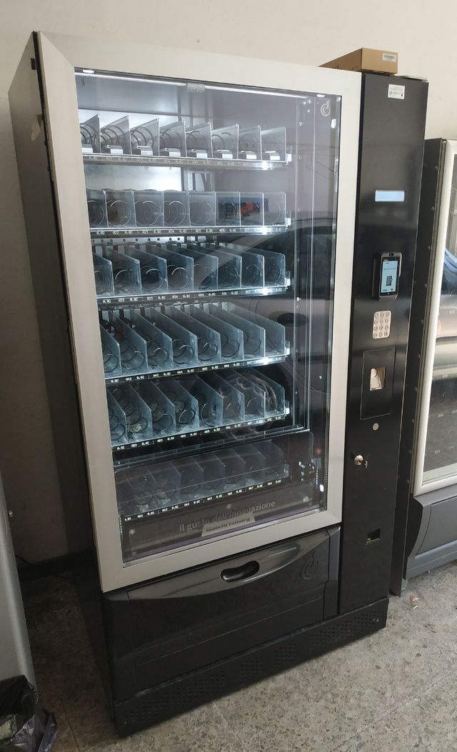 expendedora bebidas-Bianchi Arial con TPV+monedero