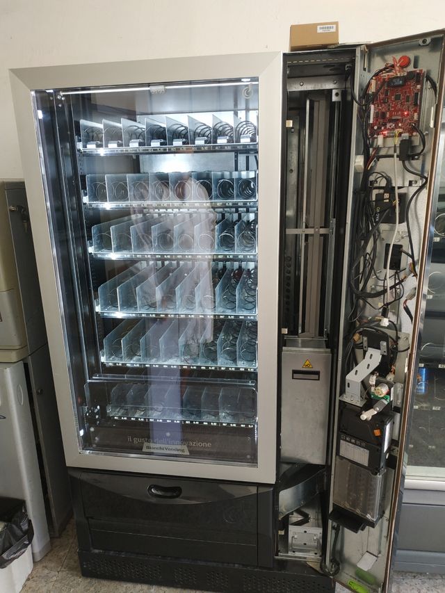 expendedora bebidas-Bianchi Arial con TPV+monedero