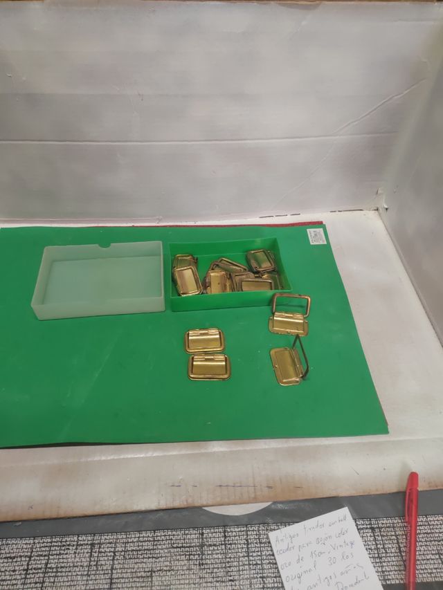  21  Tiradores latón antiguos (60-70)      L8