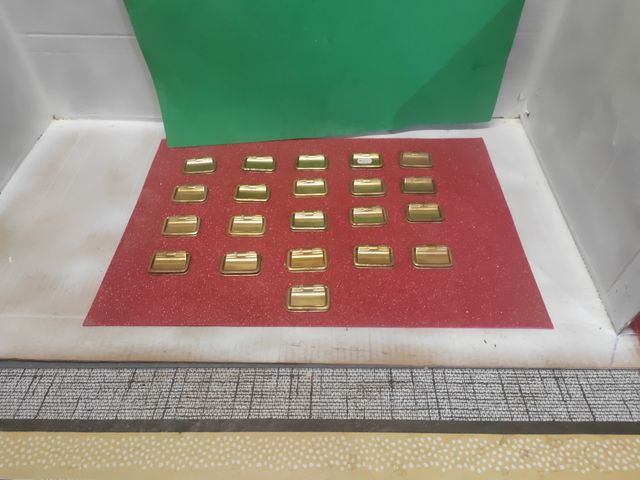  21  Tiradores latón antiguos (60-70)      L8