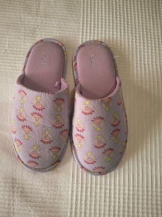 Zapatillas de estar por casa , pantuflas niña 