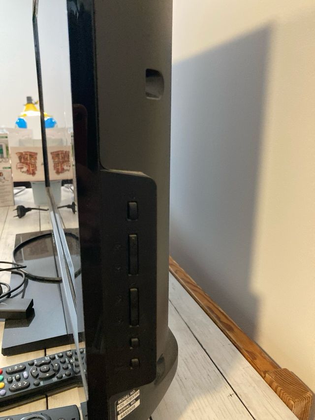 TV Sony Bravia 80x49,5cm