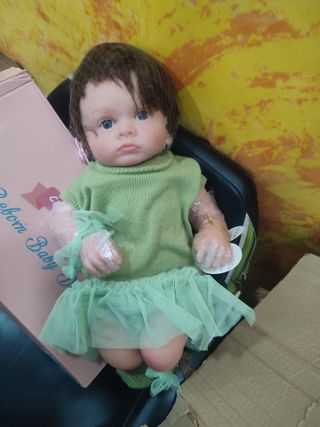 Muñeca reborn bebé