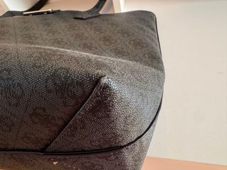 Bolso tote Guess reversible 