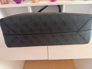 Bolso tote Guess reversible 