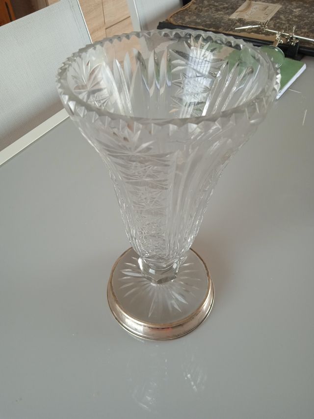 Jarron tallado base de plata