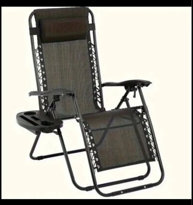 Tumbona negra reclinable