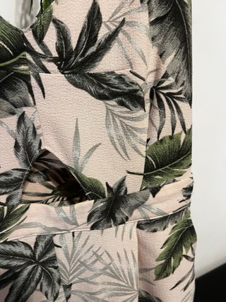 Mono corto tropical con bolsillos - Verde & Rosa