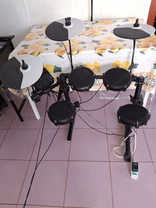 Batteria elettronica Alesis Debut usata