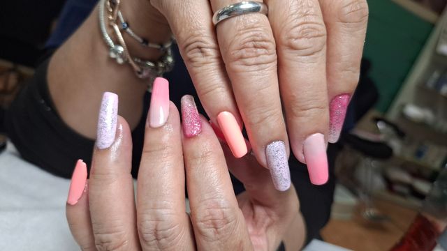 Manicura y pedicura a domicilio