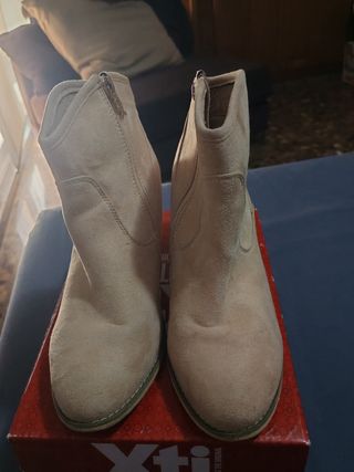Botines ante beige