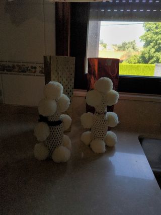 2 peluches perros pompon