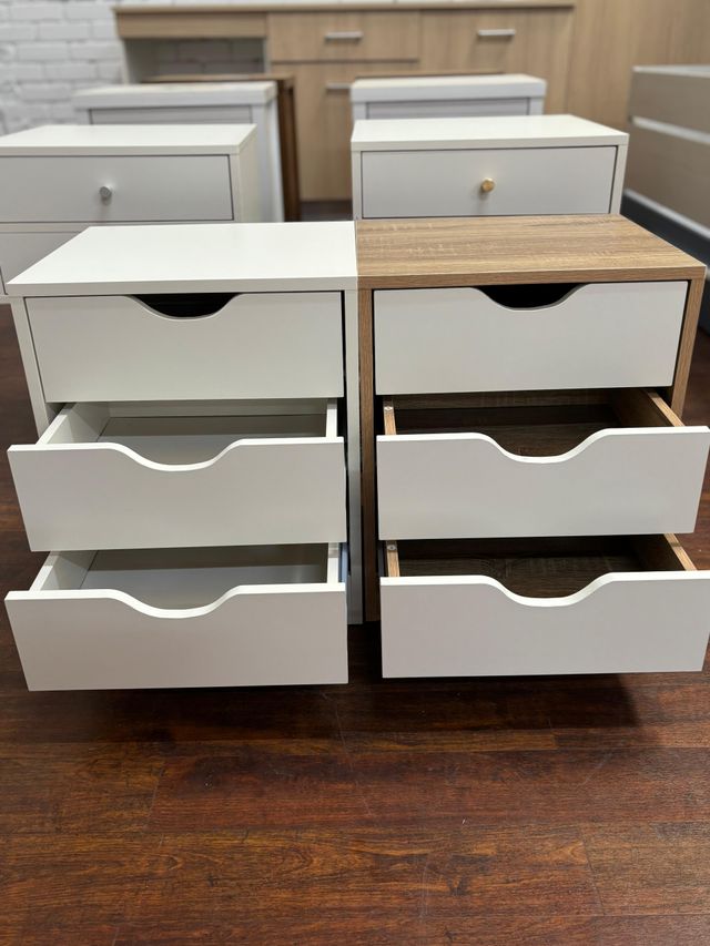 Mesitas de noche 2 colores, 3 cajones - NUEVO