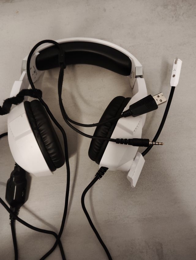 Cascos gamer blancos