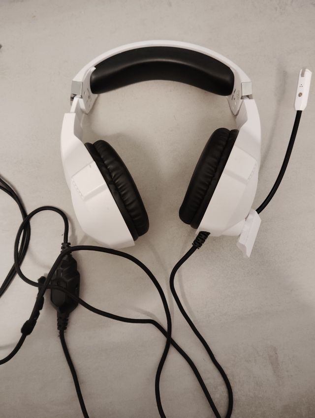 Cascos gamer blancos