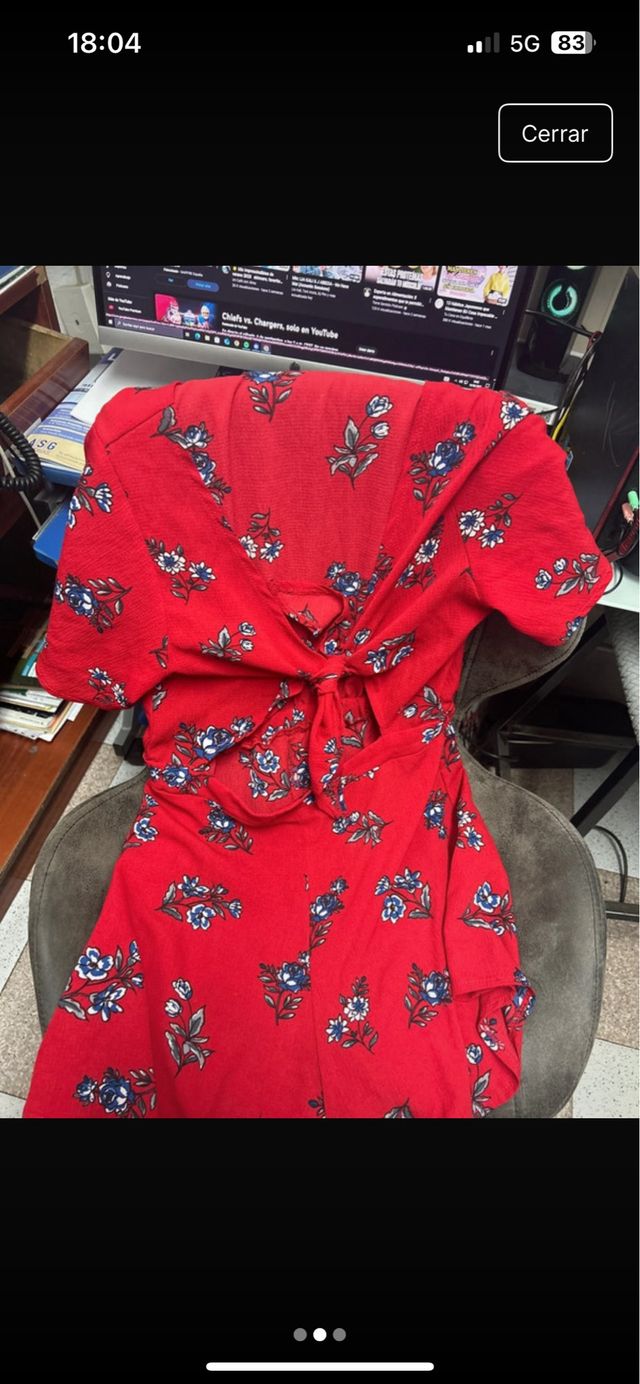 mono rojo estampado floral