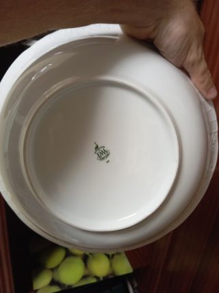 Vajilla Vista Alegre EMA: porcelana blanca y dorad