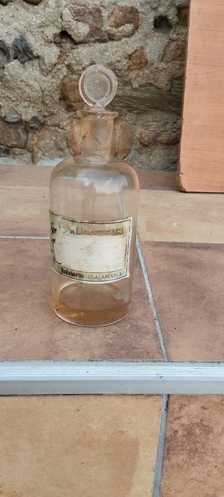 Antiguo albarelo cristal farmacia