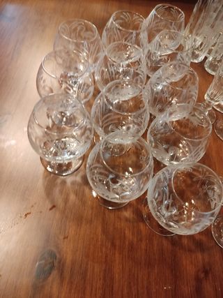 Cristalería Antigua Grabada - 45 piezas de cristal