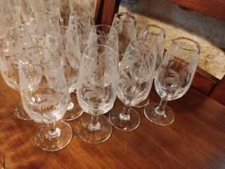 Cristalería Antigua Grabada - 45 piezas de cristal