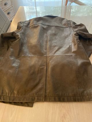 Chaqueta de cuero marrón