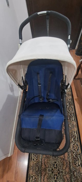 Bugaboo azul y beige +capazo y fundas de regalo